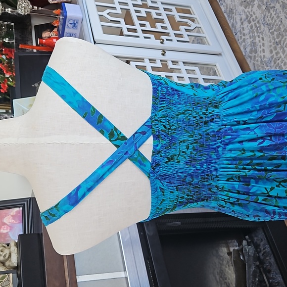 SALE Sleeveless summer dress From Hawaii. Beautiful blue with purple. Small - Picture 3 of 6